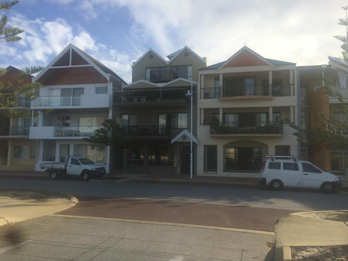 Breakwater Short Stay Mandurah Exteriör bild