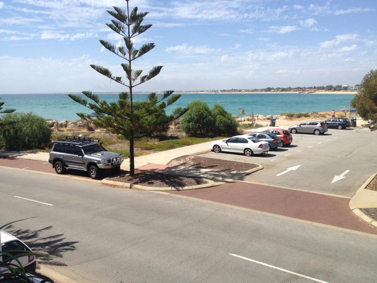 Breakwater Short Stay Mandurah Exteriör bild